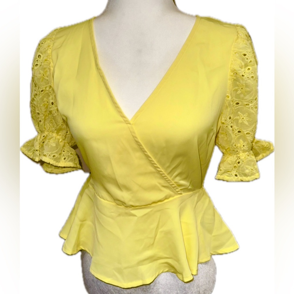 Yellow V-Neck Pleated Blouse size small